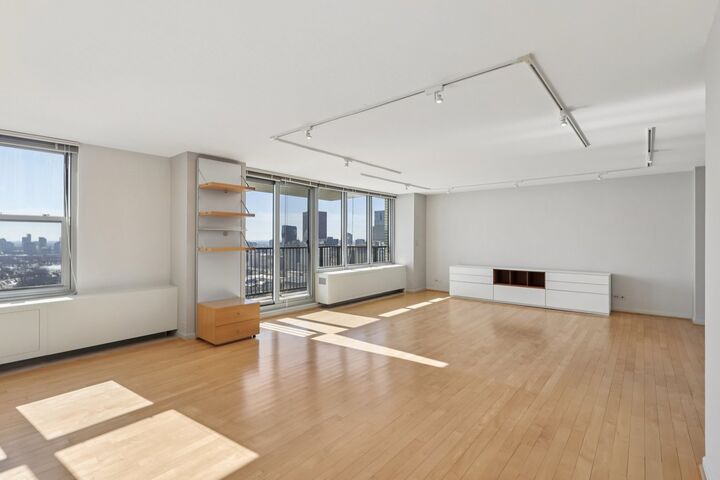 Property Photo:  400 E Randolph Street 3719-20  IL 60601 