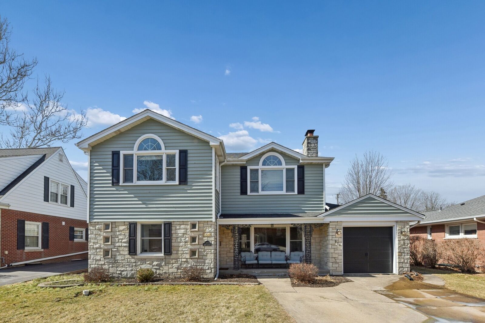 Property Photo: 926 S Spring Avenue IL 60525