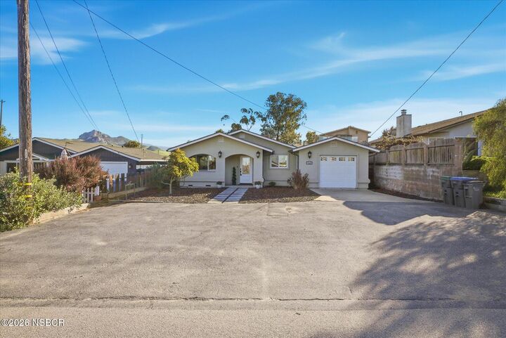 Property Photo: 1510 13th Street CA 93402