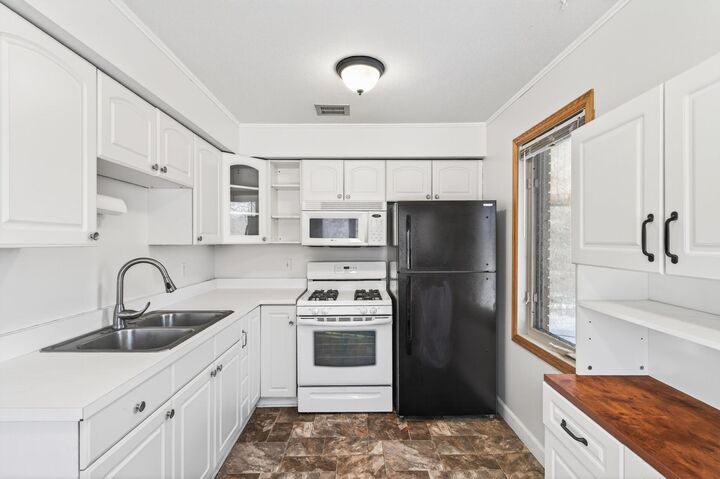 Property Photo:  2307 Unity Avenue N  MN 55422 