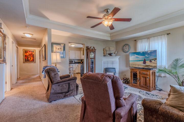 Property Photo:  2082 College Way  OR 97504 