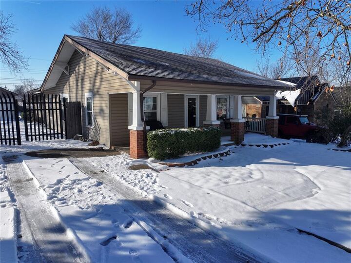 Property Photo: 930 Maple Street OK 73099