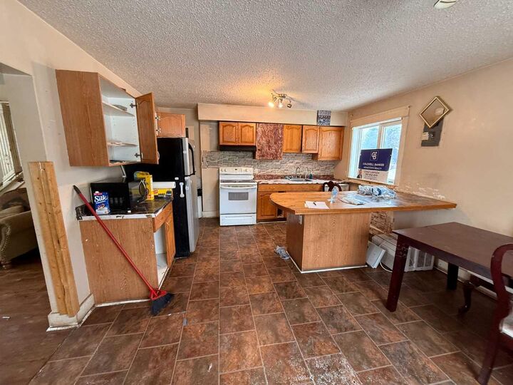 Property Photo: 305 5 Street 56 AB T9W 1A5