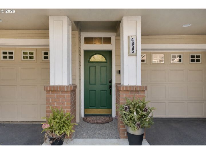 Property Photo: 4335 Summerlinn Dr OR 97068