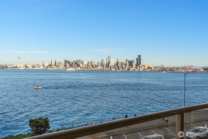 Property Photo:  1005  Harbor Avenue SW 400  WA 98116 