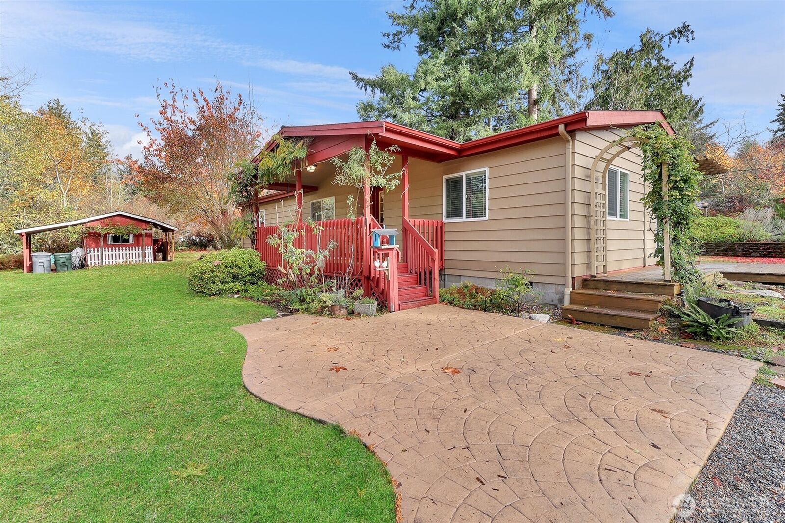 Property Photo:  13618  106th Street E  WA 98374 