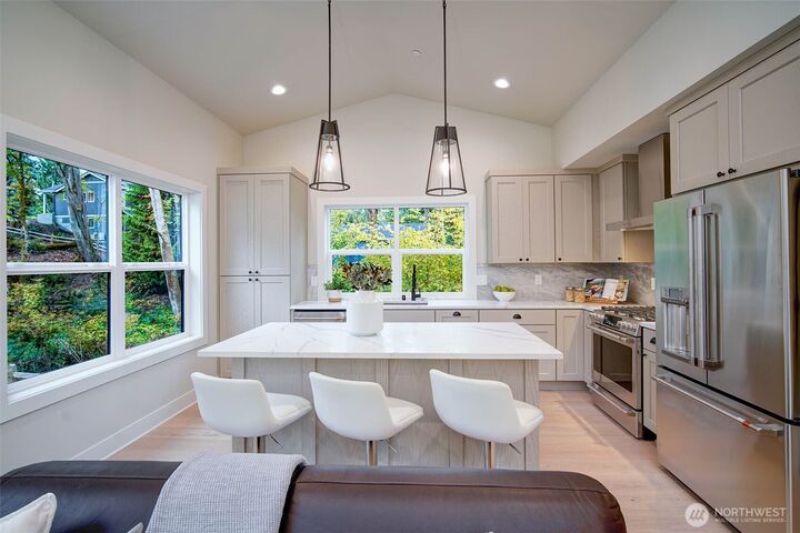 Property Photo: 432 20th Ave WA 98033