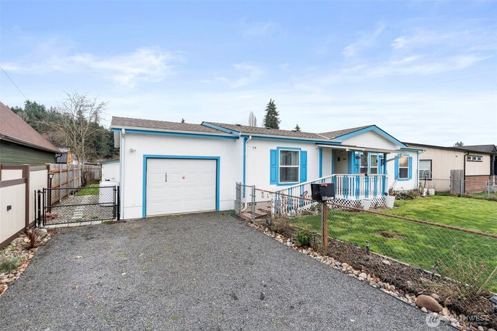 Property Photo:  1516  Oxford Avenue  WA 98531 