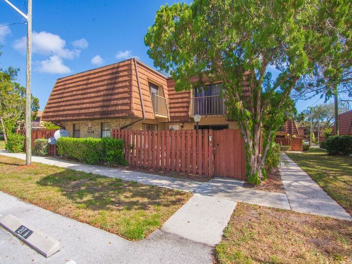 Property Photo:  1458 N Lawnwood Circle 24B  FL 34950 