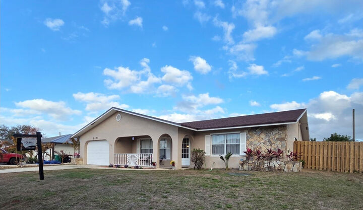 Property Photo:  2471 SE Wald Street  FL 34984 