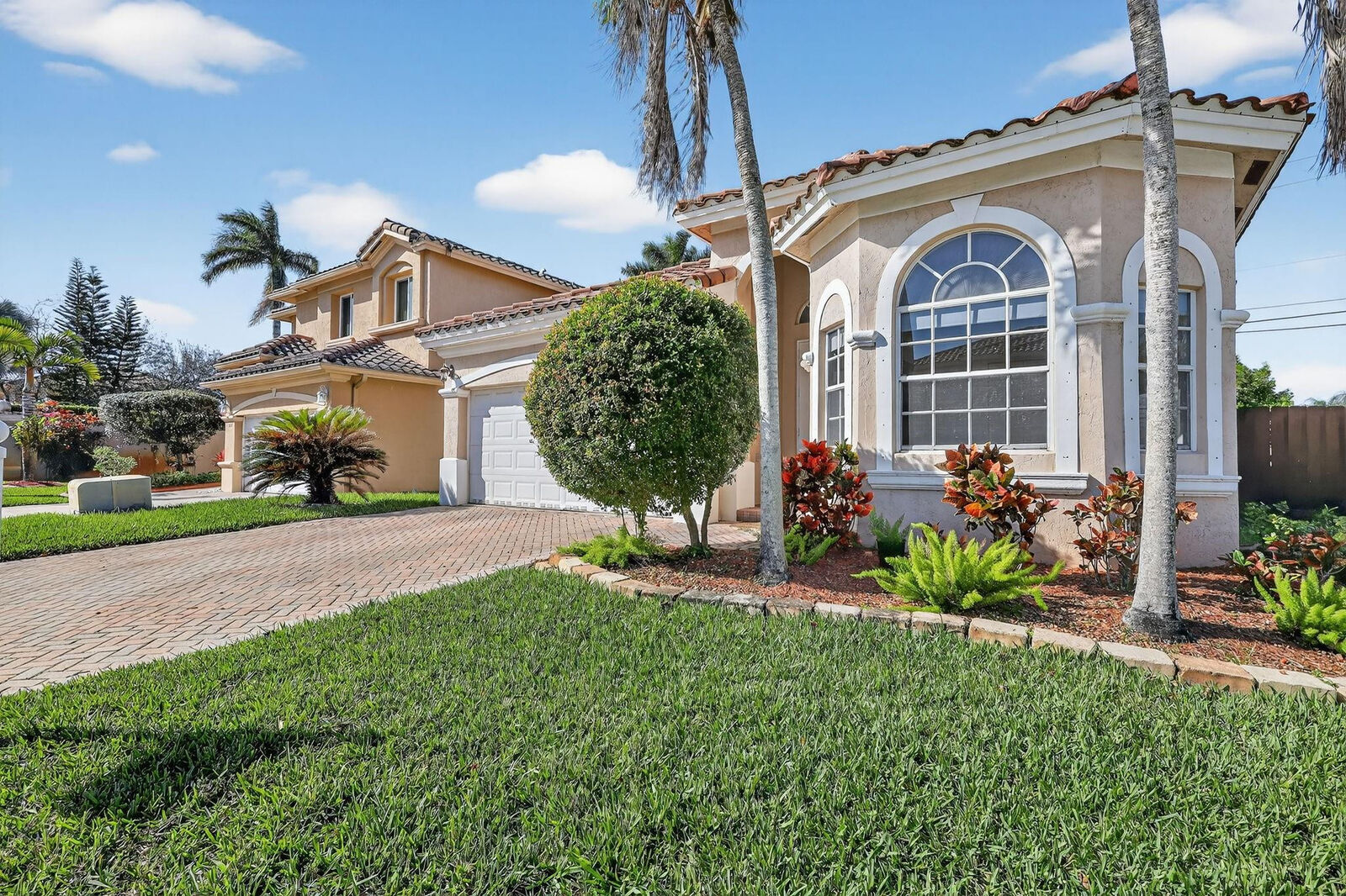 Property Photo:  2130 NW 100th Avenue  FL 33024 