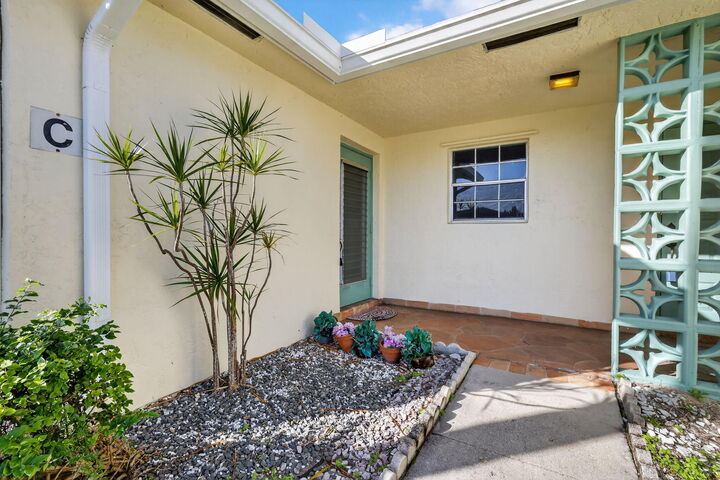 Property Photo: 5091 Lakefront Boulevard C FL 33484