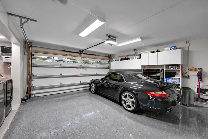 Property Photo:  5281 NE 19th Avenue  FL 33308 