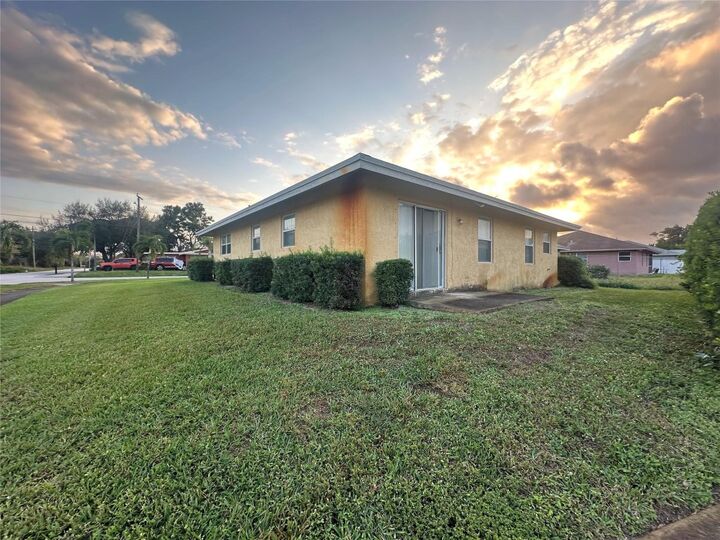 Property Photo: 505 NE 1st Avenue FL 33441