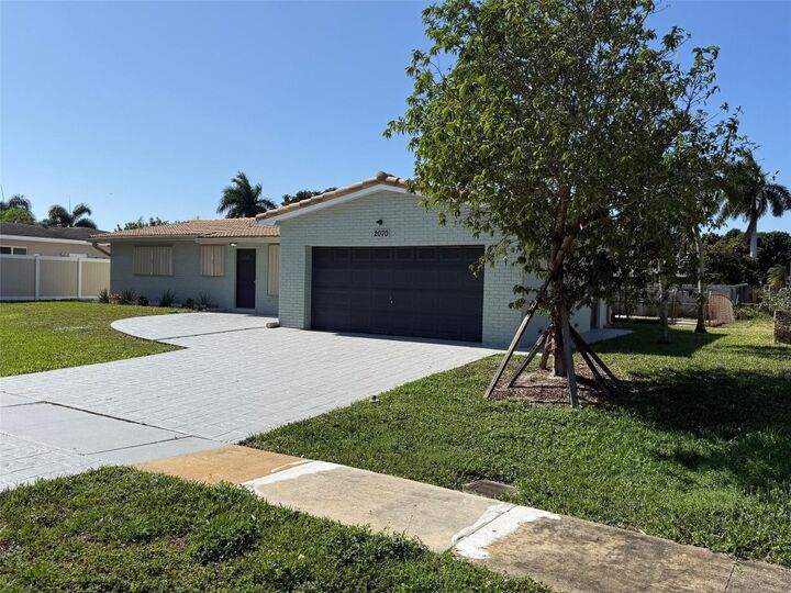 Property Photo:  2070 NW 84th Terrace  FL 33024 
