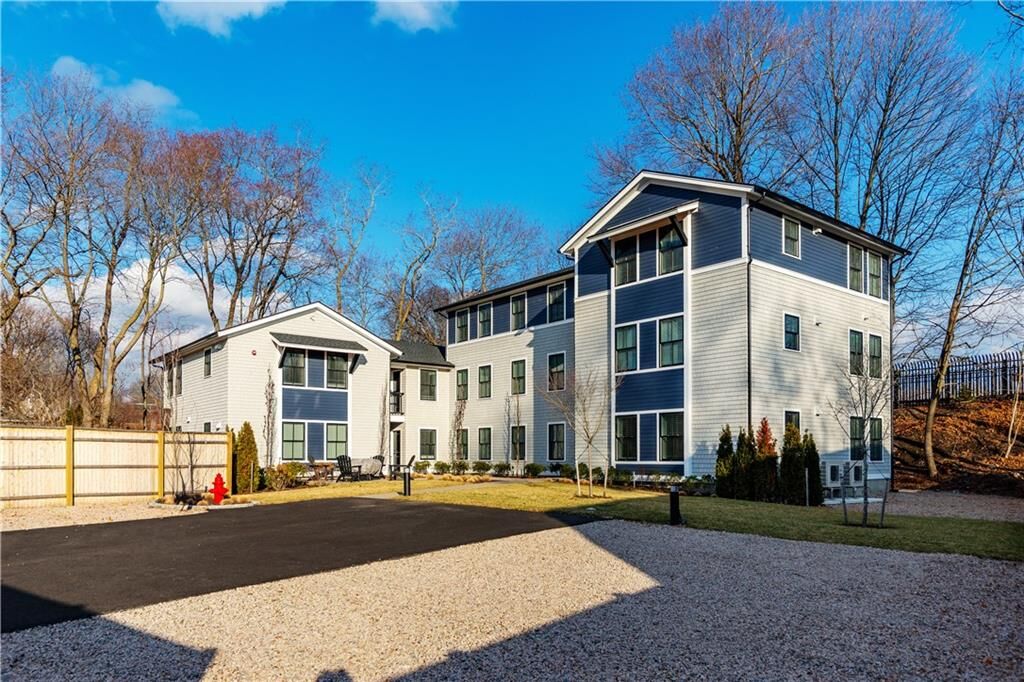 Property Photo:  32 Exchange Street 103  RI 02818 