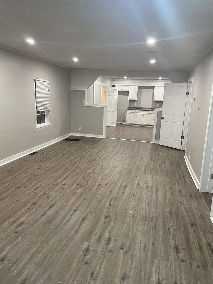 Property Photo:  2201 N Shelton Ave  KS 67204-6023 