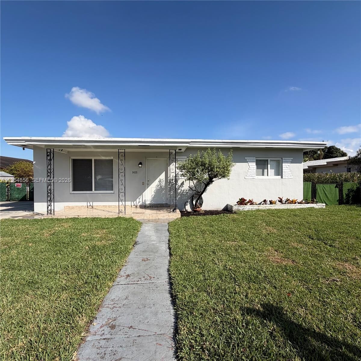 Property Photo:  9435 SW 39th St 9435  FL 33165 
