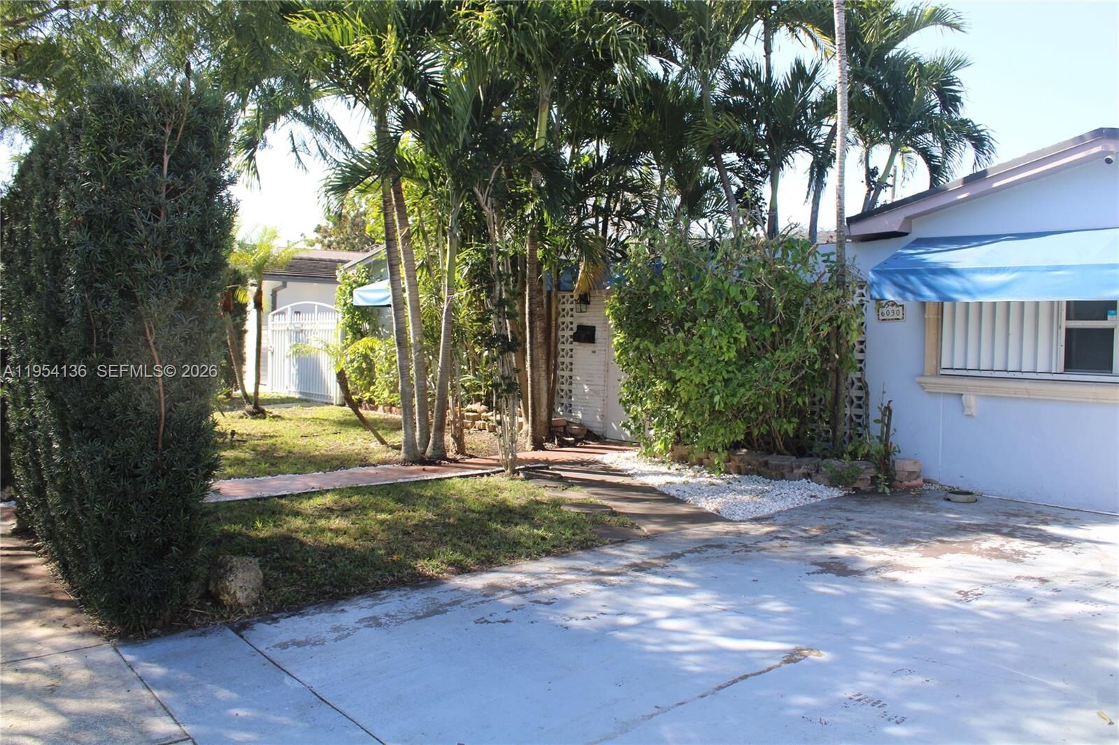 Property Photo: 6030 SW 93rd Ct FL 33173