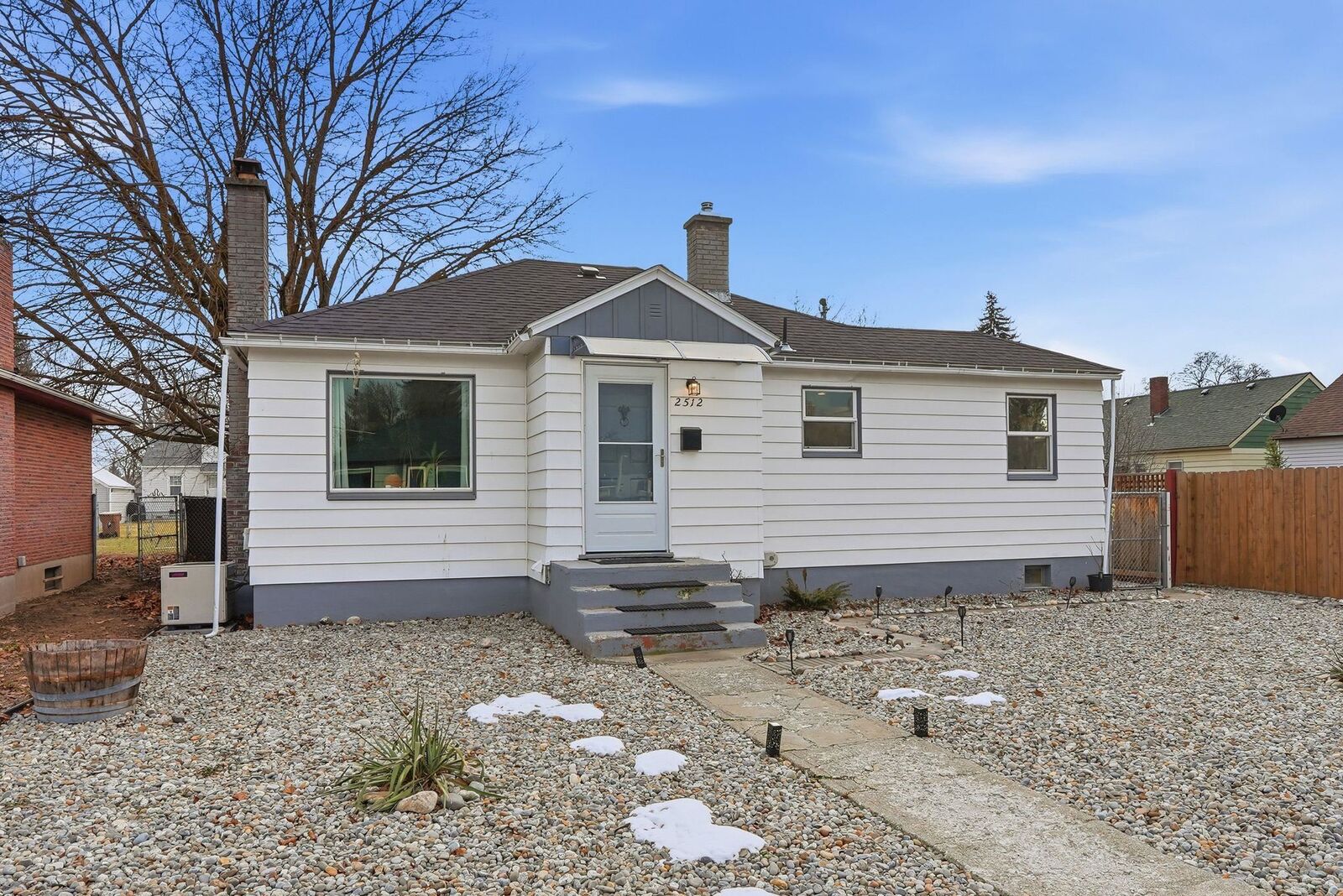 Property Photo:  2512 E Columbia Ave  WA 99208 