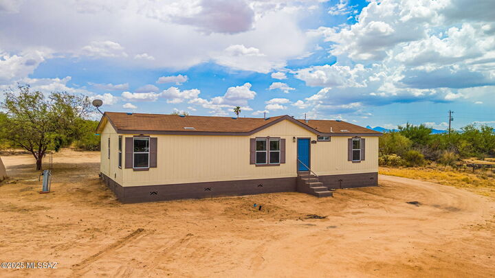 Property Photo: 12145 S Cherokee Lane AZ 85736