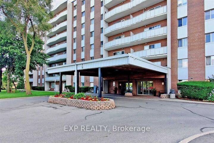 Property Photo: 1660 Bloor Street 208 ON L4X 1R9