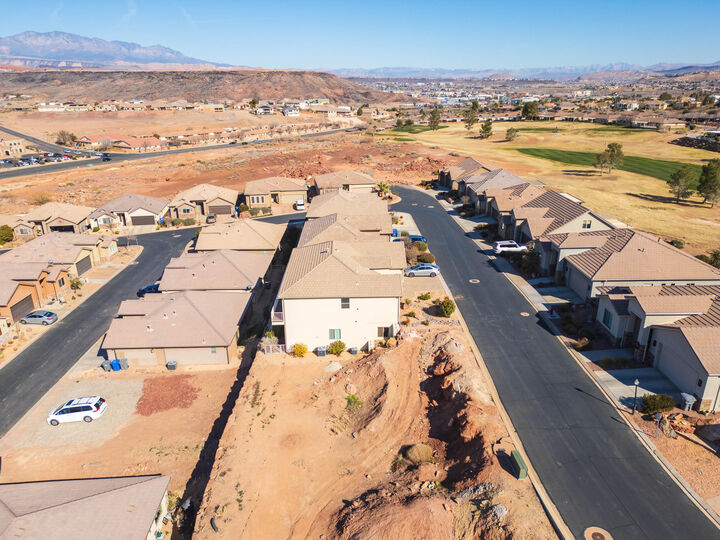 Property Photo:  2261 S Tonaquint Dr 11  UT 84770 