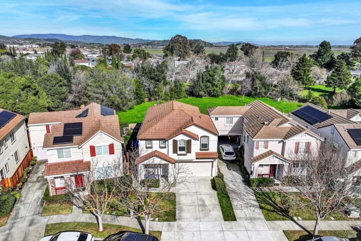 Property Photo: 652 Greentree Circle CA 94534