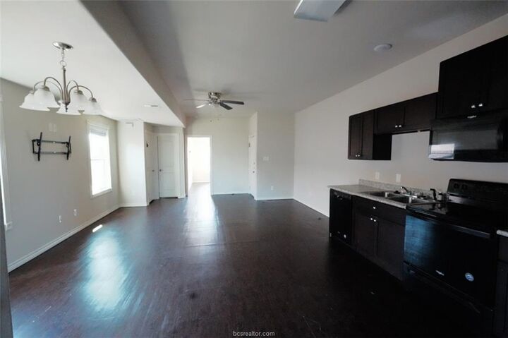 Property Photo:  2910 Town Square Avenue 2502  TX 77802 
