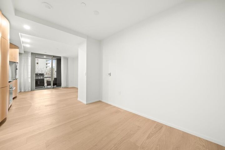Property Photo: 1568 Alberni Street 802 BC V6G 0E3