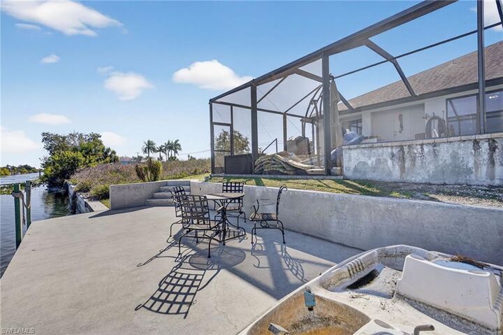 Property Photo:  309 NW 5th Ter  FL 33993 