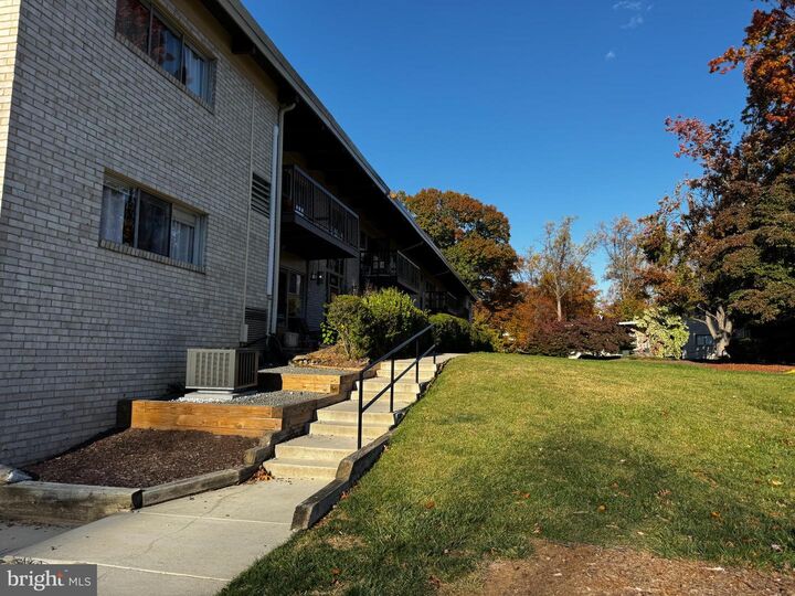 Property Photo: 4945 Americana Drive 106 VA 22003