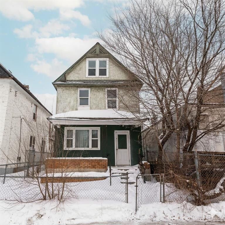 Property Photo: 271 Selkirk Avenue MB R2W 2L5