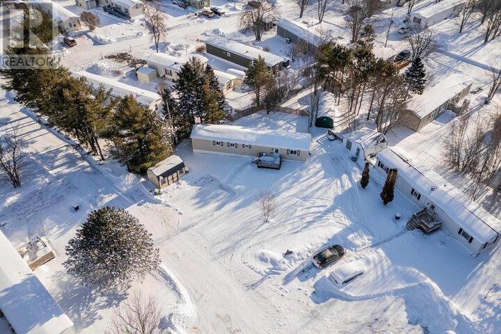 Property Photo:  4 Bayview Crescent  NS B4H 4E5 