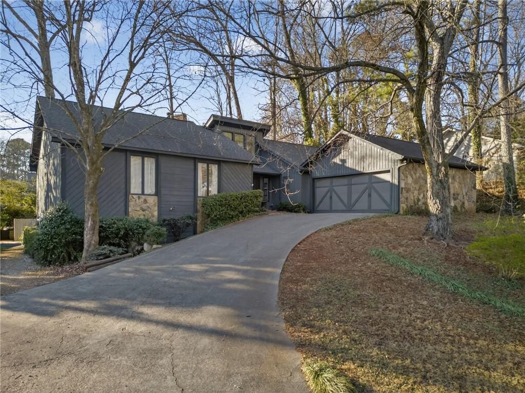 Property Photo:  1100 Lake Drive  GA 30075 