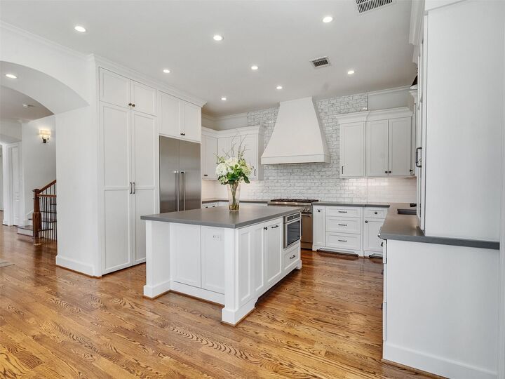 Property Photo: 1111 Rosine Street TX 77019