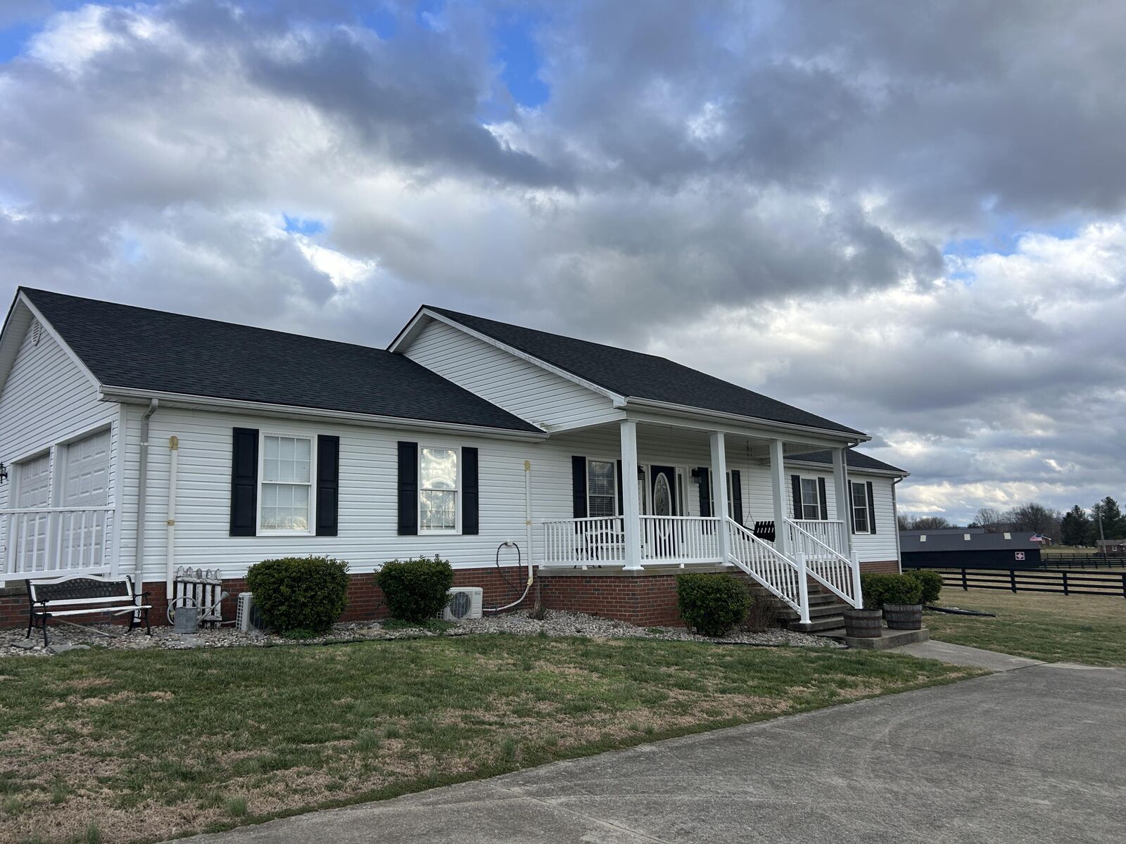 Property Photo:  104 Stewart Street  KY 40468 