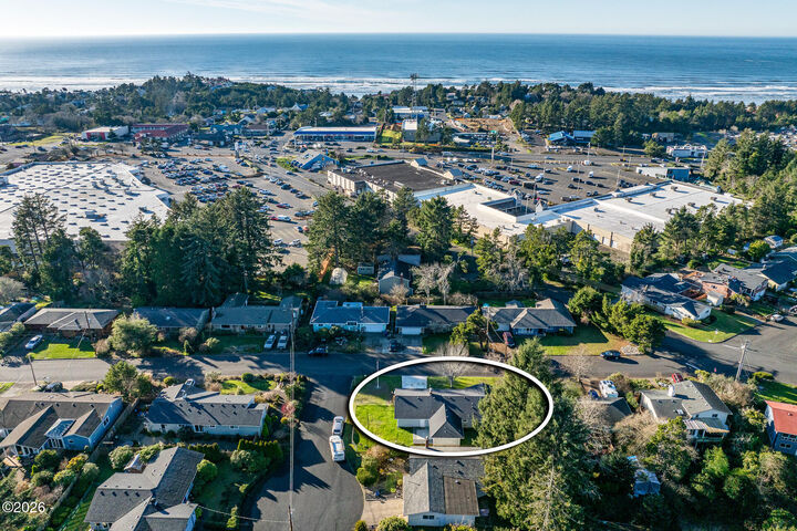 Property Photo: 1914 NE Crestview Place OR 97365