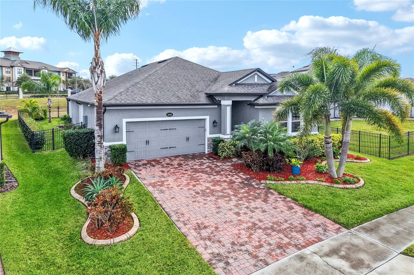 Property Photo: 2393 Panoramic Circle FL 32703