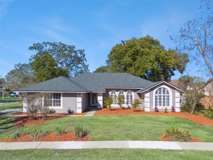 Property Photo:  692 Rochester Street  FL 32765 