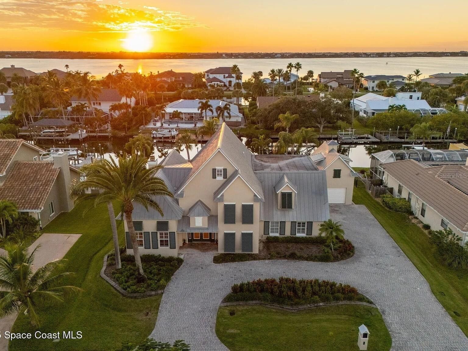 Property Photo:  798 Hawksbill Island Drive  FL 32937 