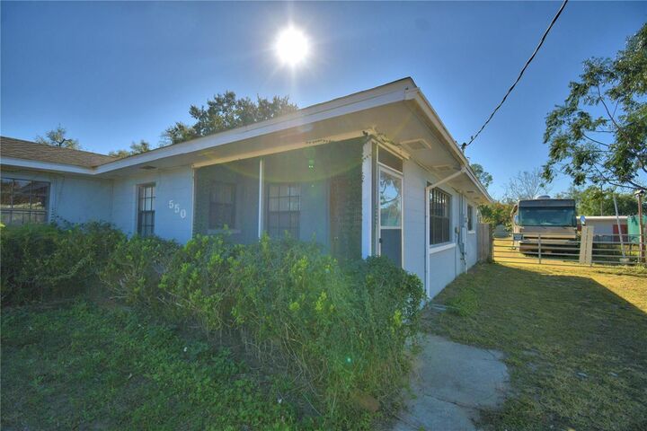 Property Photo: 550 W Pierce Street FL 33850