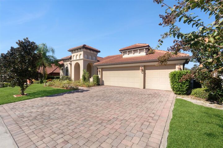 Property Photo: 2921 Falconhill Drive FL 32712