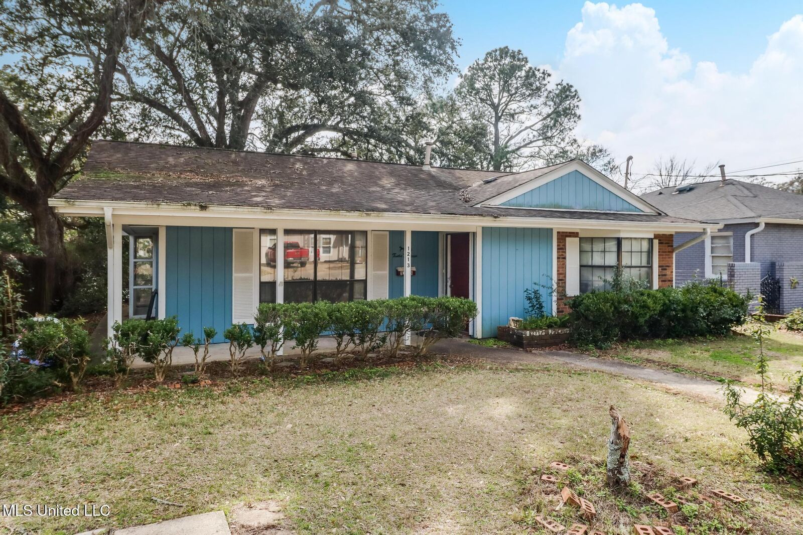 Property Photo:  1213 27th Street  MS 39501 