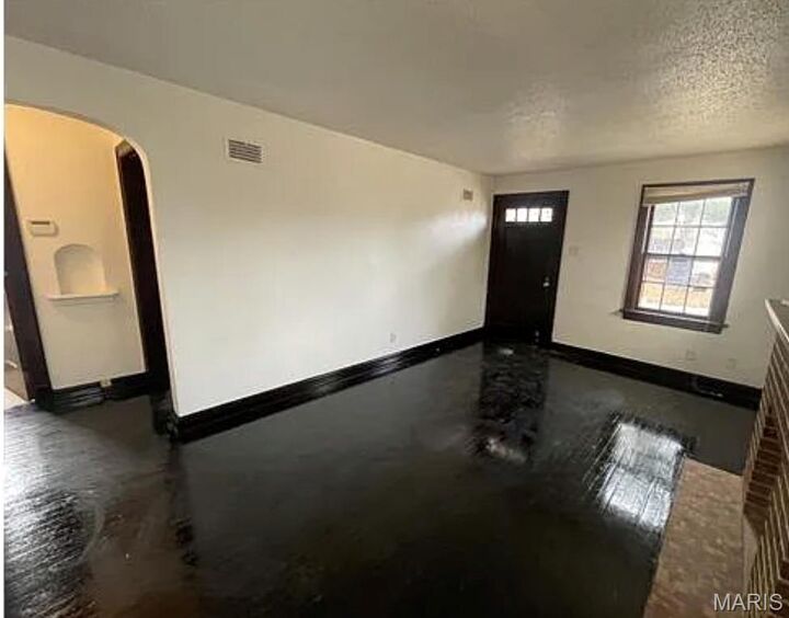 Property Photo: 324 Henquin Drive MO 63135