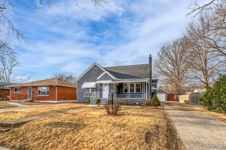 Property Photo:  2611 State Street  IL 62040 