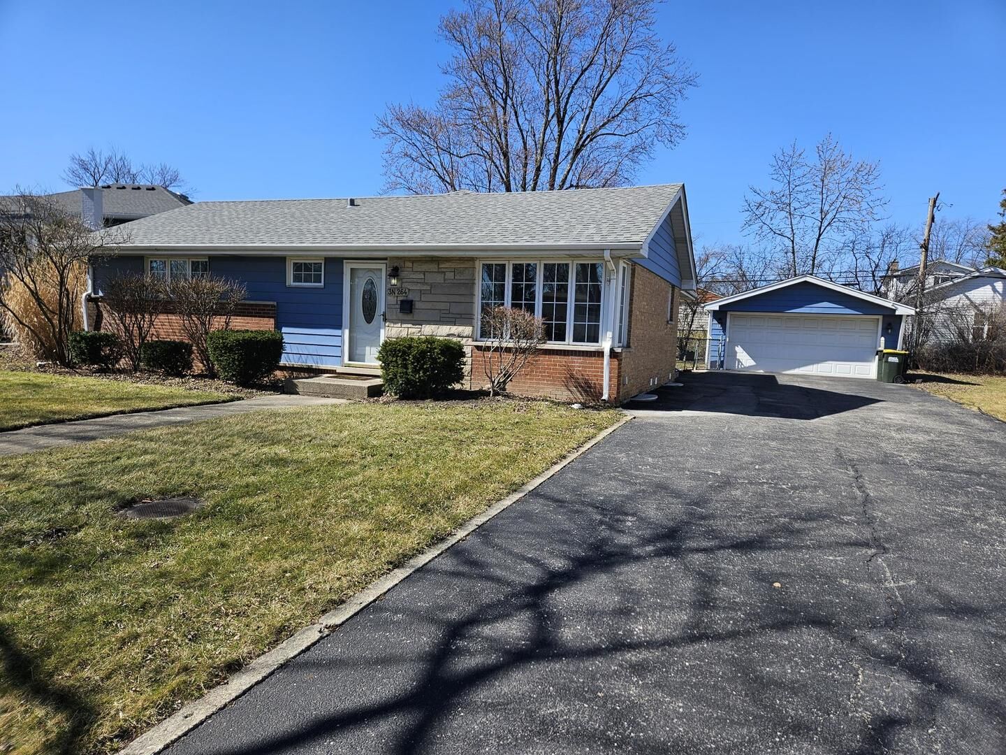 Property Photo:  3N264 N Howard Avenue  IL 60126 