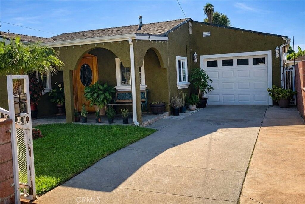 Property Photo:  20709 Alburtis  CA 90715 
