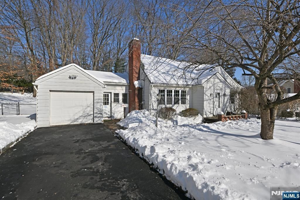 Property Photo:  84 Maplewood Avenue  NJ 07642 