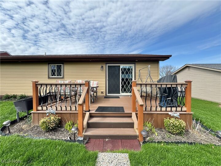 Property Photo: 1327 Huntington Court OH 44512